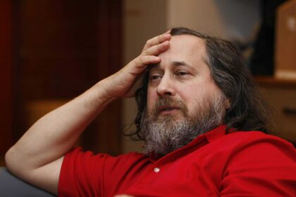 Richard Stallman tem pensamentos estranhos sobre pedofilia