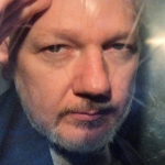 Tribunal britânico rejeita o pedido dos EUA de extraditar Julian Assange