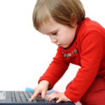 eset-alerta-sobre-os-riscos-de-expor-criancas-nas-redes-sociais