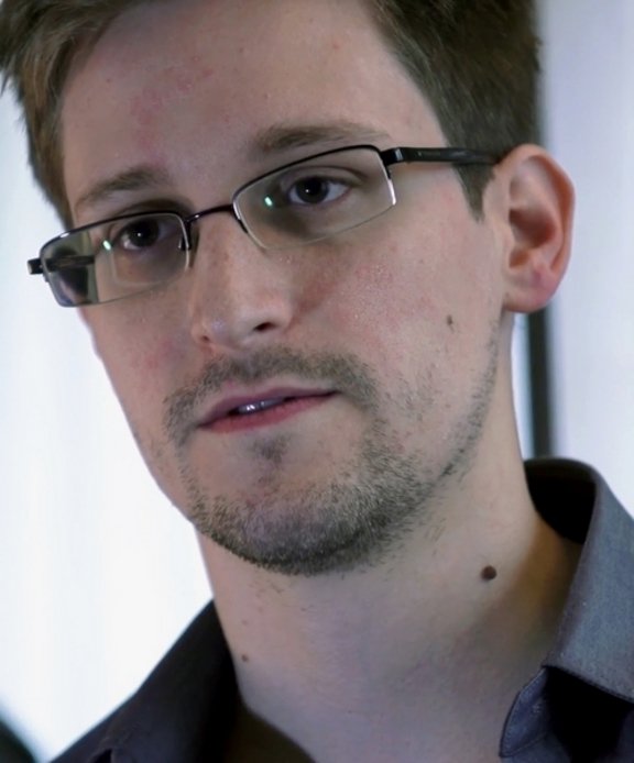 Edward Snowden não conseguiu encontrar evidências de que o governo americano esconde alienígenas
