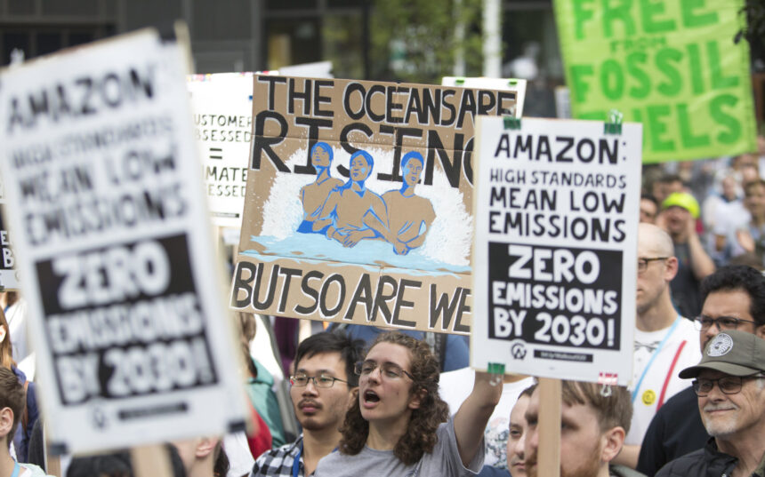 Funcionários da Amazon dizem que foram ameaçados por críticas às mudanças climáticas