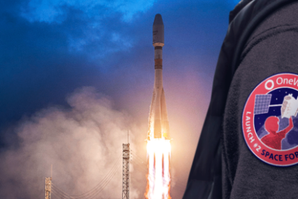 OneWeb, concorrente da SpaceX, prepara satélites de internet para lançamento