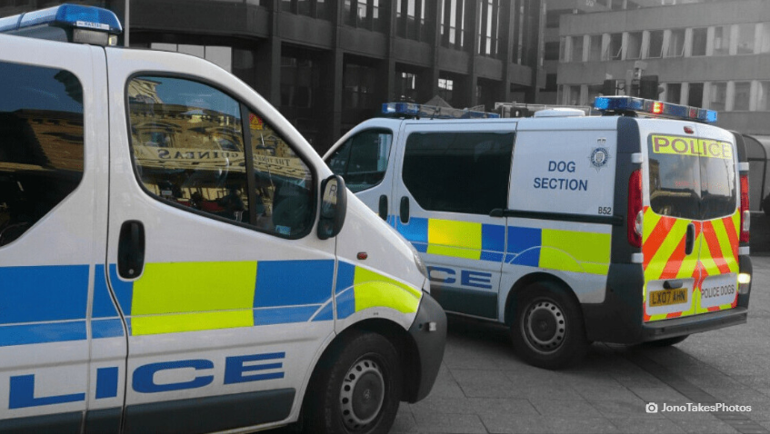 A polícia do Reino Unido está usando IA para prever quem pode se tornar um criminoso violento