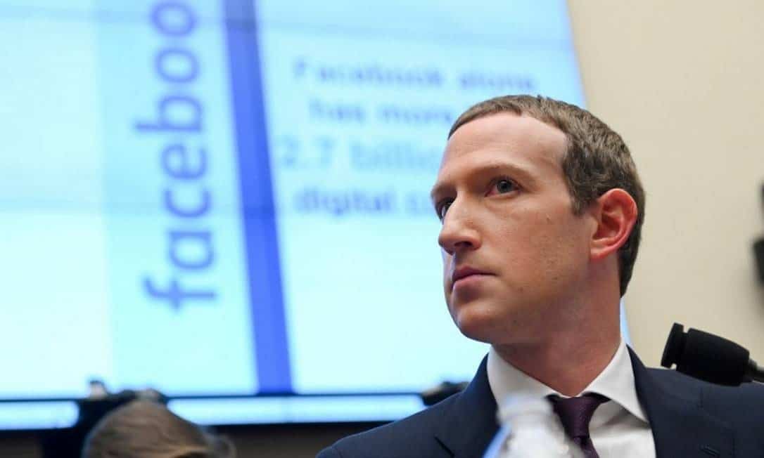 Mark Zuckerberg diz que o Facebook irá "revisar" políticas sobre discurso que promove a violência estatal