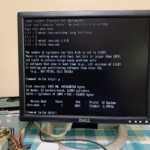 Redditor usa disquete para rodar kernel Linux 5.8 em um processador Intel de 32 anos
