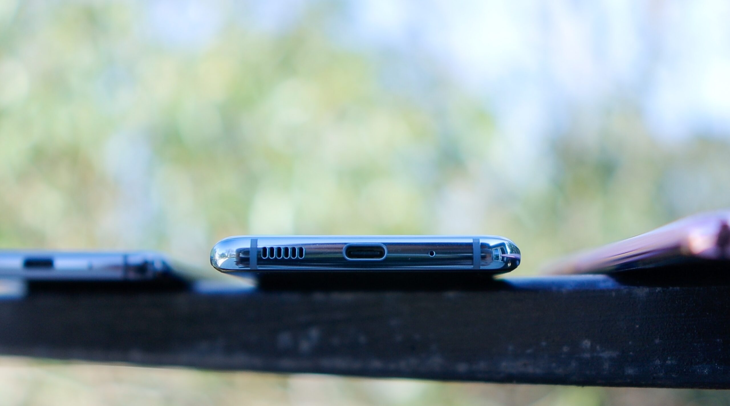 Mais da metade dos smartphones lançados em 2020 terá portas USB-C