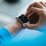pesquisas-revelam-que-smartwatches-podem-auxiliar-na-deteccao-precoce-de-covid-19