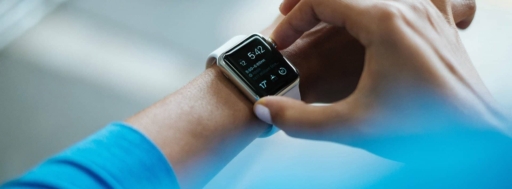 pesquisas-revelam-que-smartwatches-podem-auxiliar-na-deteccao-precoce-de-covid-19