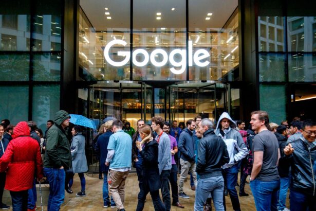 Google pode cortar salários de quem permanecer no trabalho remoto