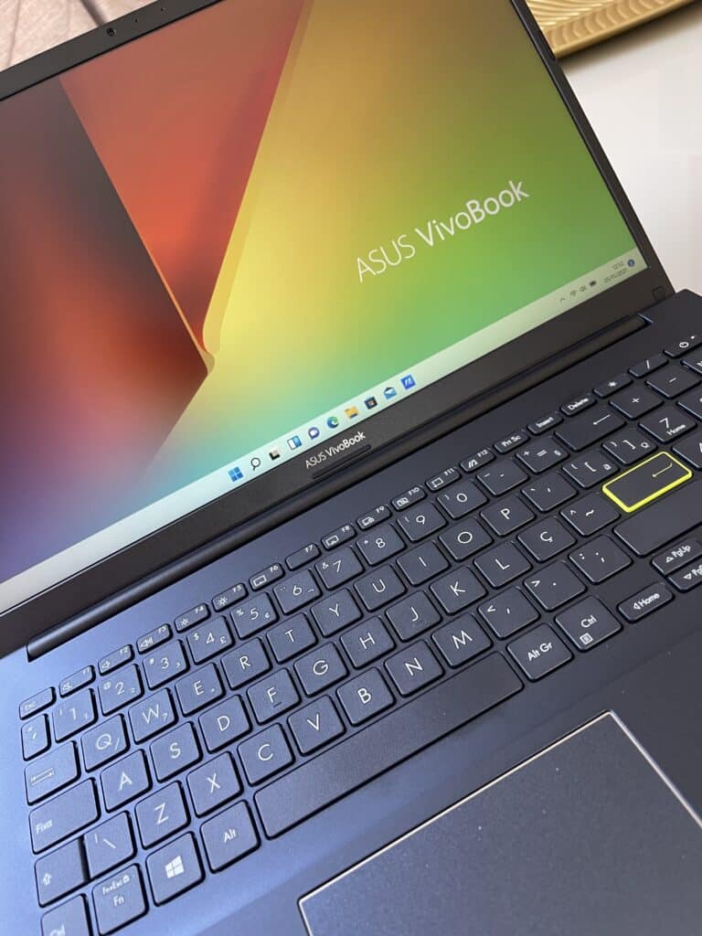 ASUS VivoBook X513EA-EJ1065T