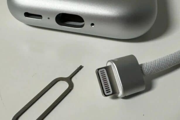 cabo-da-bateria-do-apple-vision-pro-pode-ser-removido-com-ejetor-de-sim